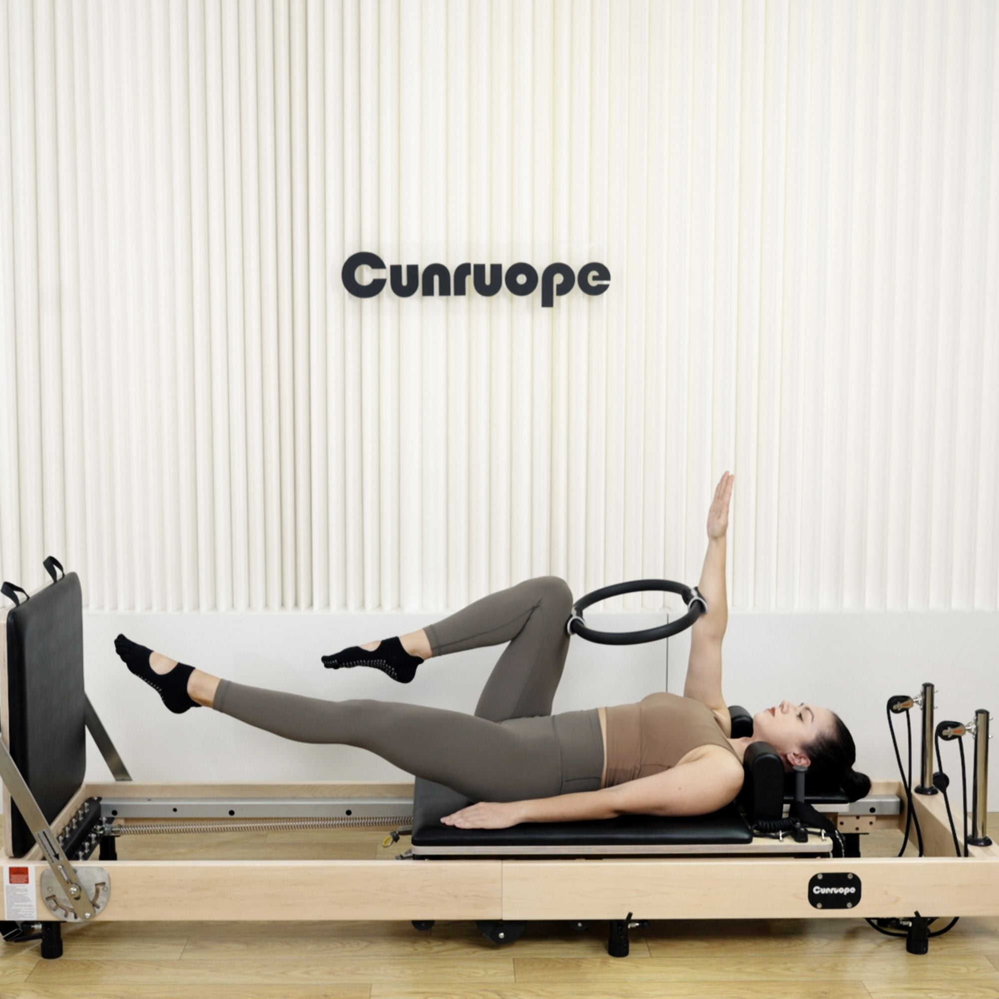 Test du réformateur Concab : pilates compact et pratique Test du réformateur Concab : pilates compact et pratique